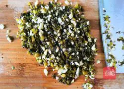 Illustration of how to make pickled cabbage noodles 3