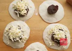 Illustration of how to make cheese bean paste cake 9