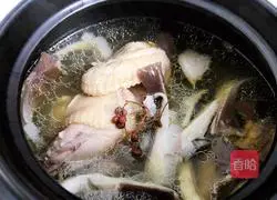 Illustration of three-yellow chicken stew 10