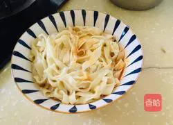 Illustration of how to make hand-made mutton noodles 16