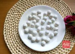 Illustration of how to make brown sugar, red bean and glutinous rice balls 8