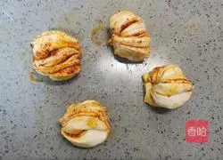 Illustration of how to make spicy flower rolls 18