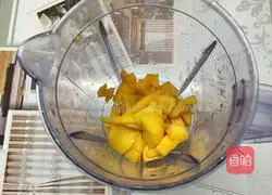 Illustration of how to make mango juice 2