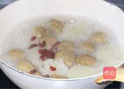 Chrysanthemum radish meatball soup recipe 7