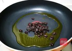 Illustration of how to make black soy spiral pasta (made in Western food) 6