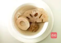 Family Soup Recipe Illustration of how to make fig and lotus root soup to moisten the intestines and aid digestion 6