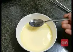 Illustration of how to make egg custard 9