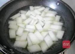 Winter Melon and Meatball Soup Recipe Illustration 5