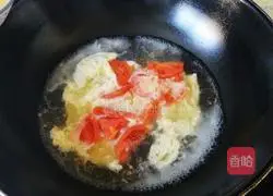 Illustration of how to make tomato and egg soup 4