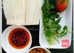 Illustration of how to make cold red oil enoki mushrooms 3