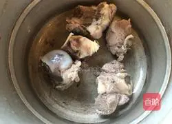 Barley and Winter Melon Bone Soup Recipe Illustration 5