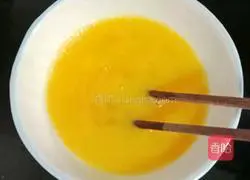 Illustration of how to make bitter melon and scrambled eggs 8