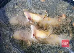 Illustration of how to make fish and tofu soup 4