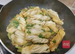 Illustration of how to make braised bean rolls 15