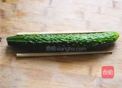 Illustration of how to make coir raincoat cucumber 2