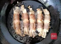 Illustration of making beef enoki mushroom rolls 7