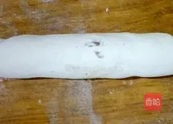 Illustration of how to make black rice rolls 14