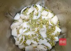 Illustration of how to make mung bean, snow pear and rice cereal 7