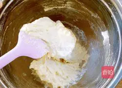 Illustration of how to make old Beijing fried pancakes 9