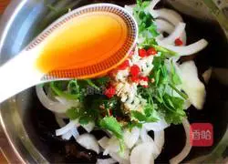 Illustration of how to mix onions with fungus 13