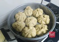 Illustration of how to make minced cowpea buns 15