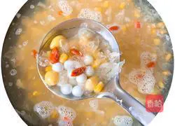 Illustration of how to make Ginkgo, Wolfberry, Tremella and Yuanxiao Soup 2