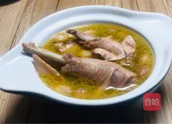 Illustration of how to make peanut chicken soup 11