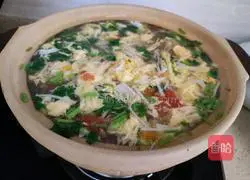 Illustration of tomato and enoki mushroom egg drop soup 9