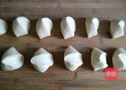 Illustration of how to make Jiangdou and red date buns 9