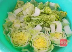 Illustration of making cabbage and kelp dumpling soup 4