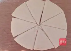 Illustration of how to make a flower roll 3