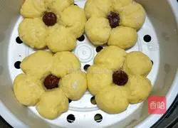 How to make pumpkin flower steamed buns Illustration 18