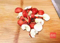 Illustration of how to make stewed mutton with angelica 3