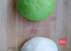 Illustration of how to make fancy pastry roses 2