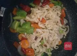 Classic fried noodles A version illustration 12