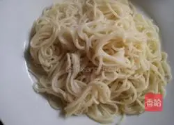 Illustration of how to make noodles with abalone and scallop sauce 6