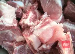 Illustration of how to make pork ribs, corn and yam soup 2