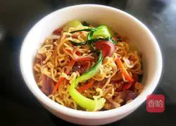 Illustration of how to make vegetarian instant noodles 12