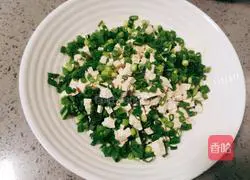 Illustration of how to make tofu rolls 4