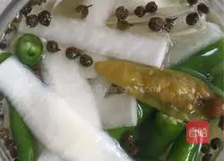 Illustration of homemade sweet and sour pickles 16