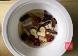 How to cook five-ingredient chicken soup Illustration 5