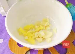 Illustration of how to make loofah, shrimp and tofu soup 4