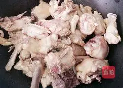 Illustration of chicken stewed with mushrooms 6