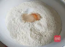 Xinwen Gourmet Pork and White Mushroom Buns Recipe Illustration 1