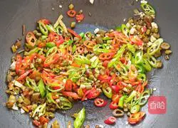 Illustration of how to make fried pork rinds with pepper 12