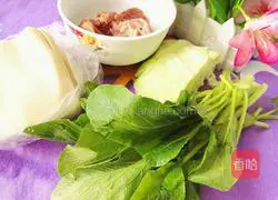 Illustration of how to cook beef in clear soup 1