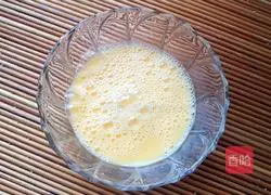 Illustration of how to make ham and egg cake 2