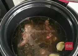 Illustration of how to make mung bean and kelp pork ribs soup 5