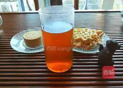 Illustration of how to make rock sugar, dried apricot and longan tea 11