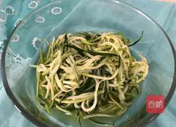 Illustration of how to make Cordyceps flowers mixed with mixed vegetables 4